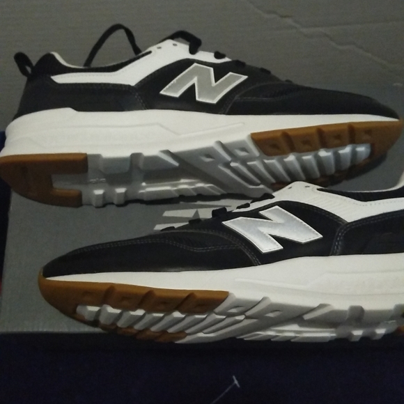 New balance classic 997 black size  11/5 - Picture 3 of 4